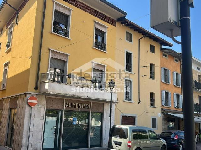 Locale in vendita di 165 m² in Via Cernaia