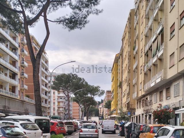 Locale in vendita di 165 m² in Via Gabriello Chiabrera