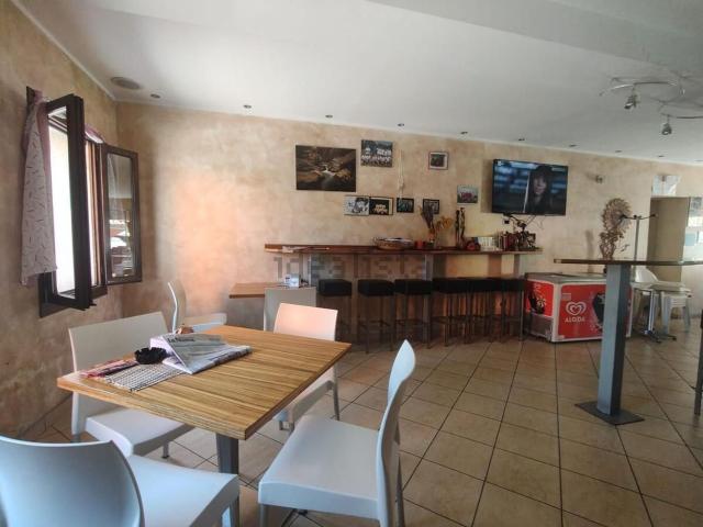 Locale in vendita di 165 m² in Via del Bosco, 76