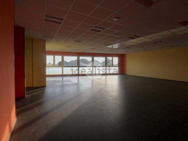 Locale in vendita di 165 m² in Via Ignazio Silone, 1