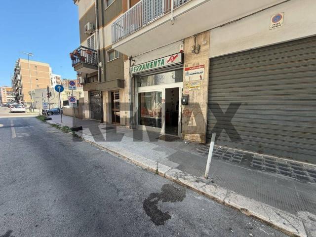 Locale in vendita di 165 m² in Via Luca de Samuele Cagnazzi, 43