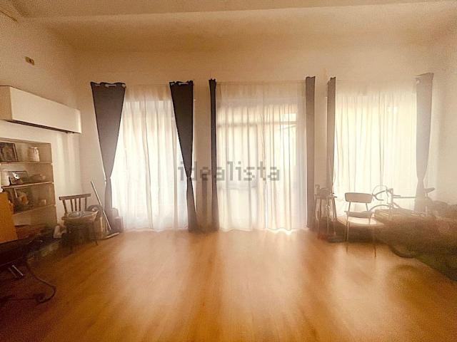 Locale in vendita di 165 m² in Via Soccini, 33