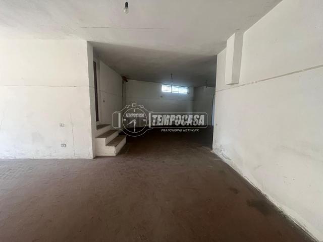 Locale in vendita di 165 m² in Via Vincenzo Bellini, 1