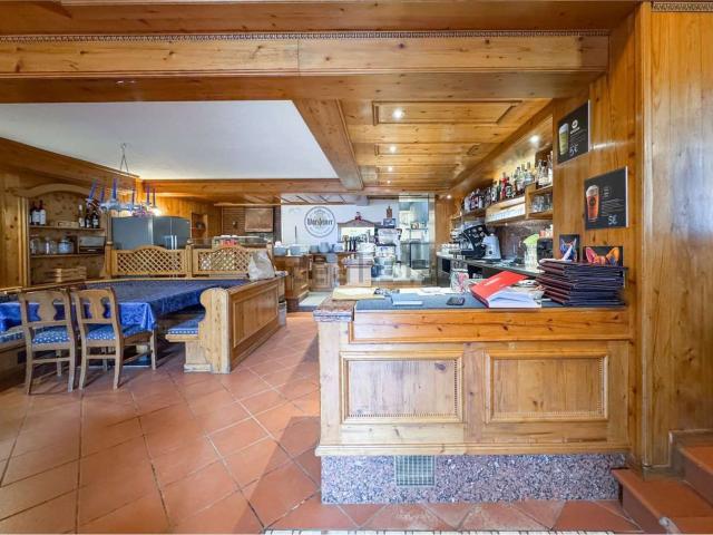 Locale in vendita di 166 m² in Via delle Acque Acidule, 20