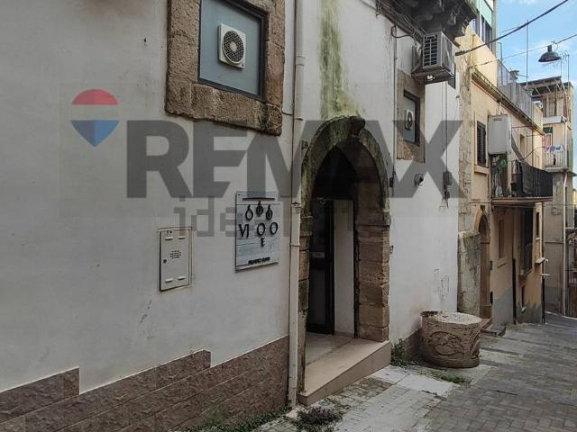 Locale in vendita di 167 m² in Via Gravina, 7