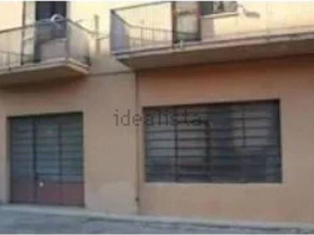 Locale in vendita di 167 m² in Via Montegrappa, 35