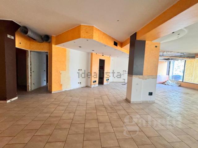 Locale in vendita di 167 m² in Viale Belforte, 178