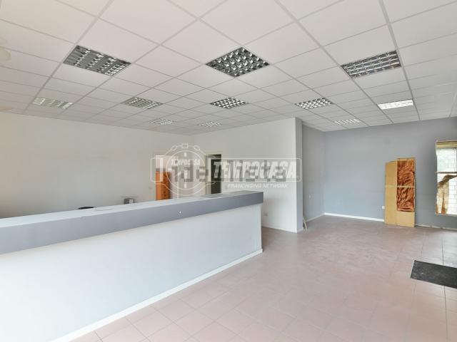 Locale in vendita di 168 m² in Via al Monte
