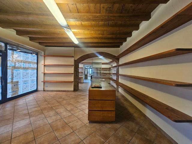 Locale in vendita di 169 m² in Piazza Vittorio Veneto