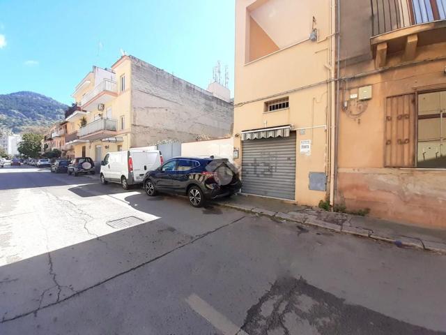Locale in vendita di 16 m² in Via Ammiraglio Cagni Umberto, 1