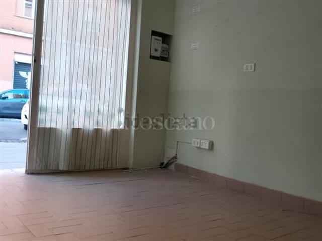 Locale in vendita di 16 m² in Via Eleonora d&apos Arborea