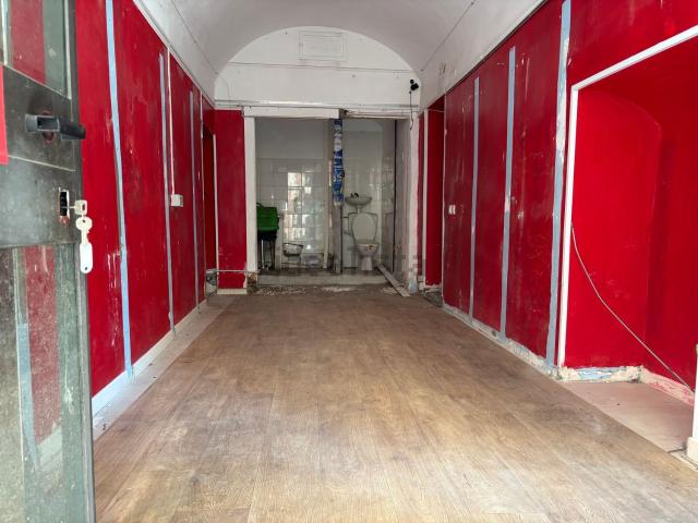 Locale in vendita di 16 m² in Via Martiri della Libertà