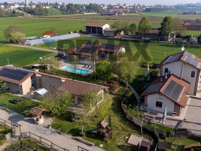 Locale in vendita di 17000 m² in Strada Santo Stefano, 10