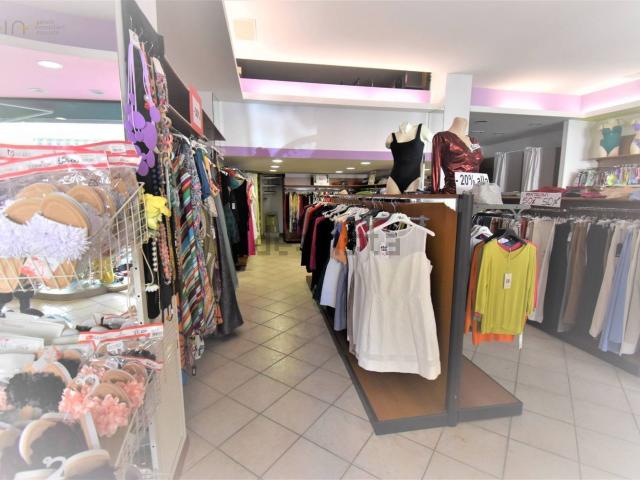 Locale in vendita di 170 m² in Via Alessandro Volta
