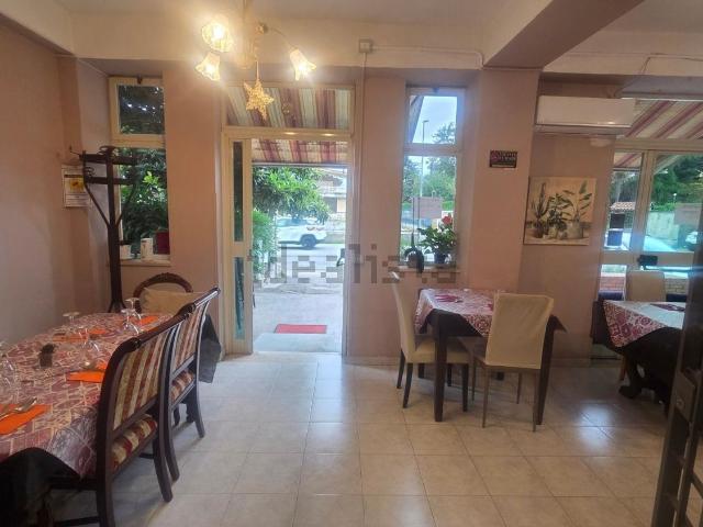 Locale in vendita di 170 m² in Via Armando Fabi, 148