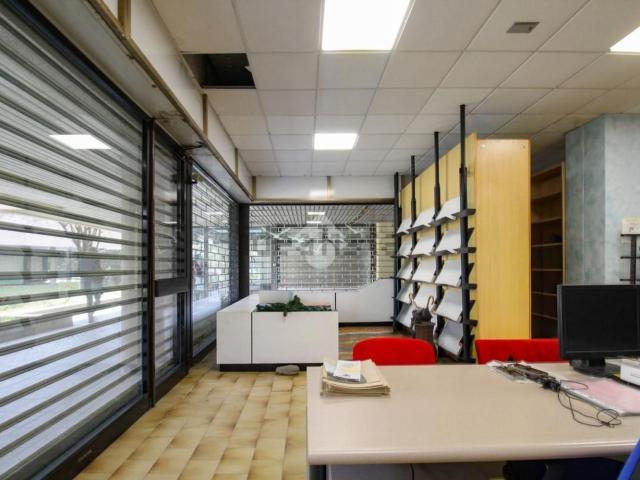 Locale in vendita di 170 m² in Via Giuseppe Mazzini, 1