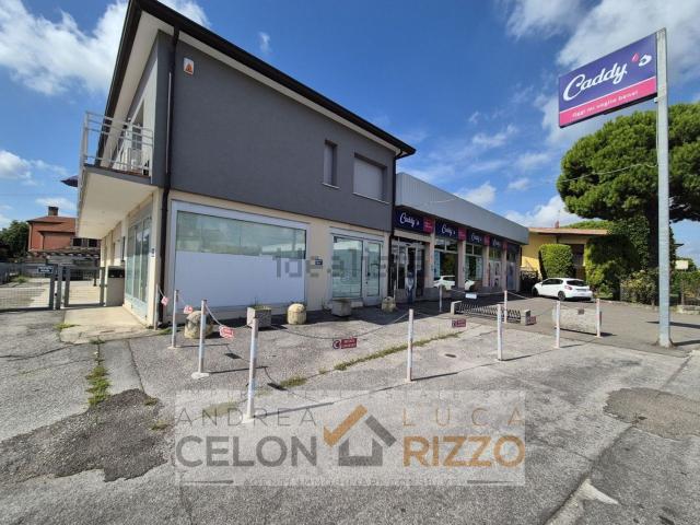 Locale in vendita di 170 m² in Via Giuseppe Verdi, 24