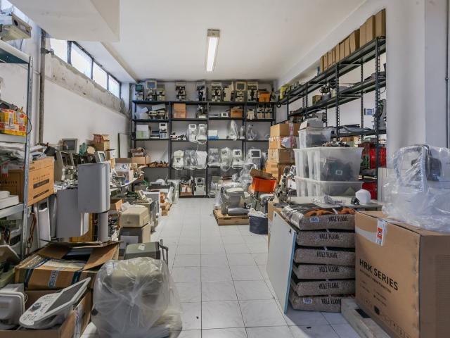 Locale in vendita di 170 m² in Via Giuseppe Verdi, 6