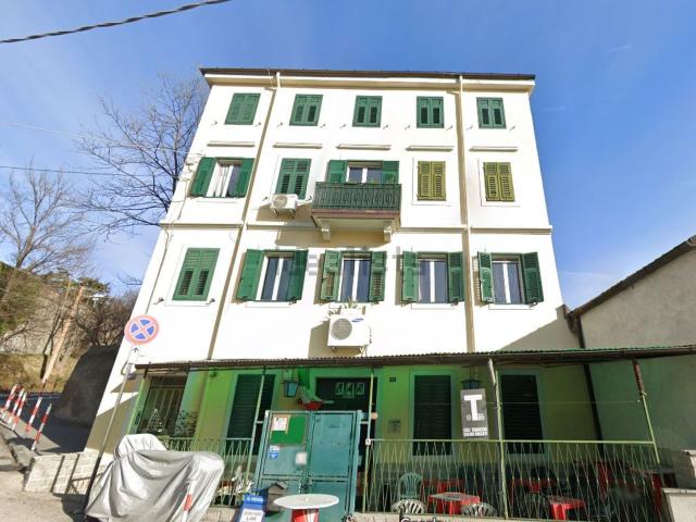 Locale in vendita di 170 m² in Via dello Scoglio