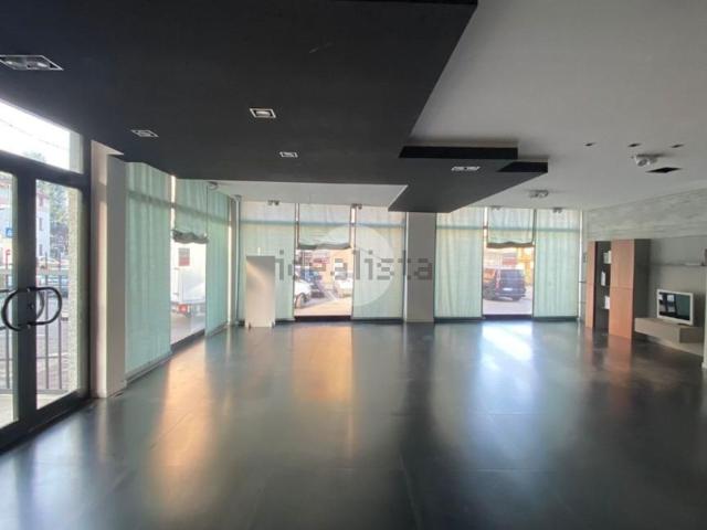 Locale in vendita di 170 m² in Via IV Novembre