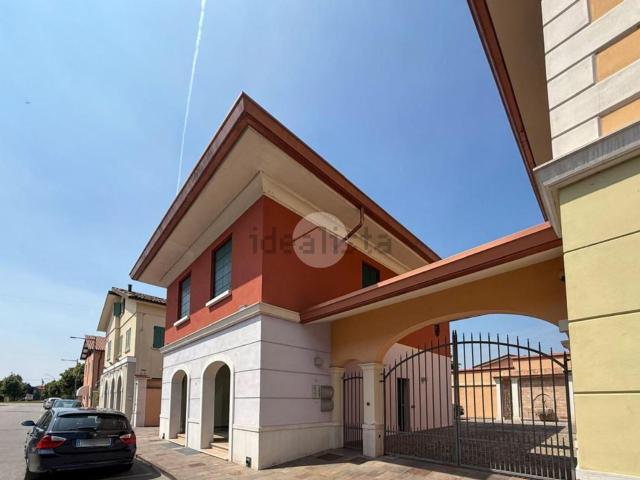 Locale in vendita di 170 m² in Via IV Novembre, 6