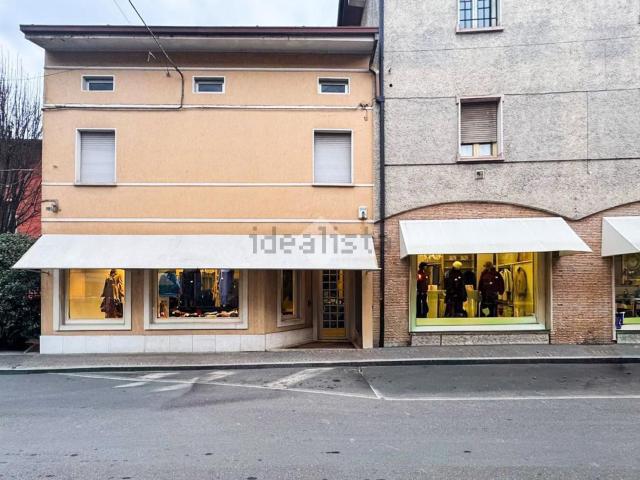 Locale in vendita di 170 m² in Via Matteotti, 6