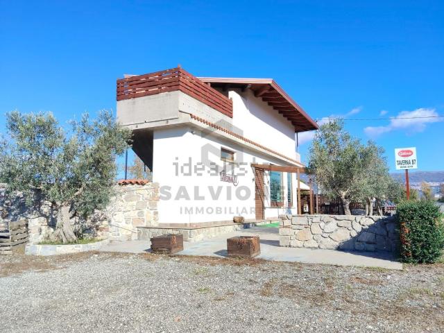 Locale in vendita di 170 m² in Via Sannitica Var