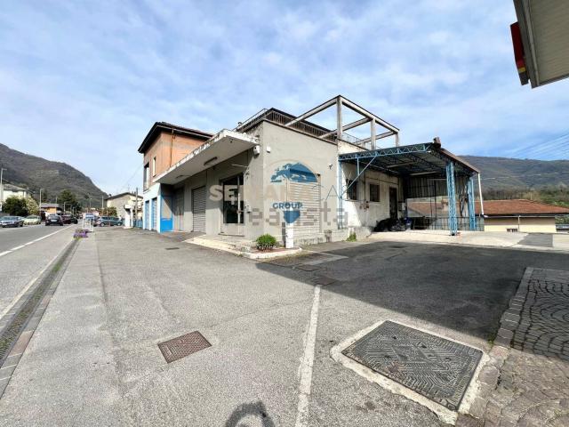 Locale in vendita di 170 m² in Via Provinciale