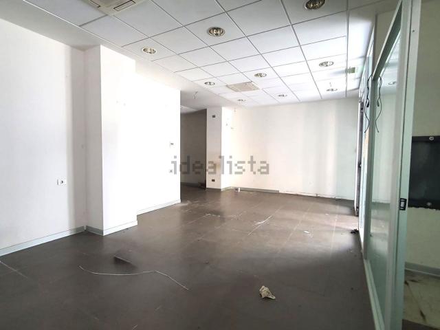 Locale in vendita di 170 m² in Via Roma, 164