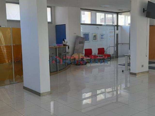 Locale in vendita di 170 m² in Via Virgilio