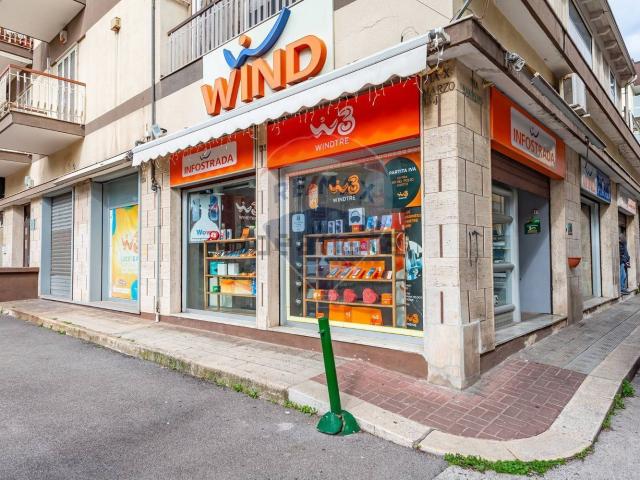 Locale in vendita di 170 m² in Via X Marzo, 128