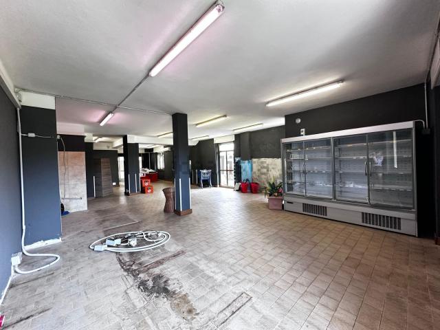 Locale in vendita di 170 m² in Viale Europa