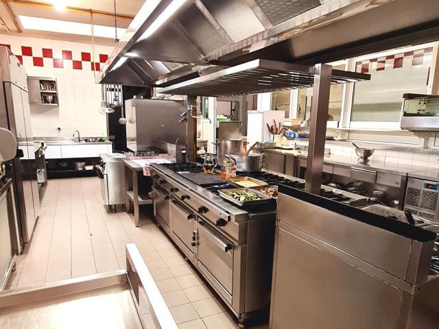 Locale in vendita di 1710 m² in Via Stradona, 71