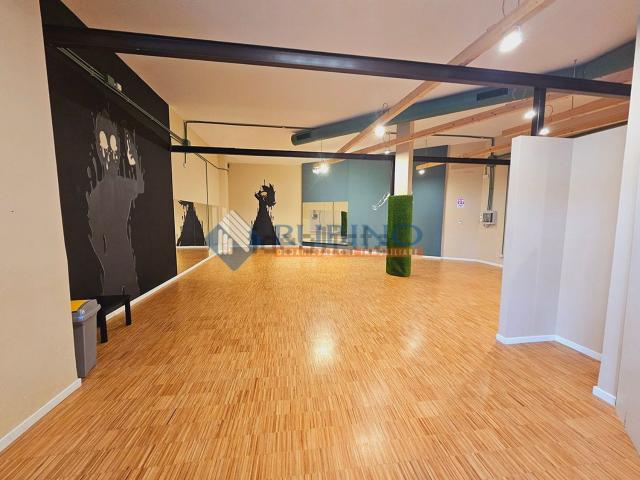 Locale in vendita di 171 m² in Via Michele Mitolo, 5