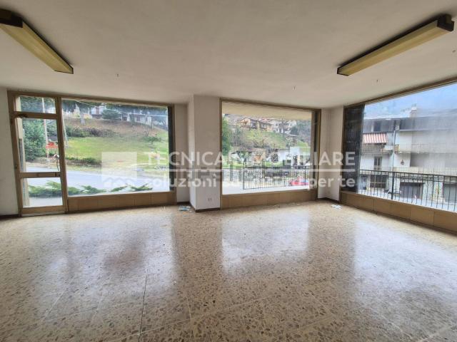 Locale in vendita di 171 m² in Località miroglio