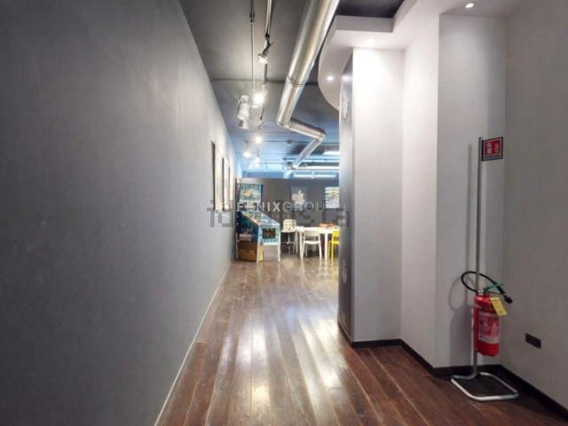 Locale in vendita di 173 m² in Via del Lavoro, 24