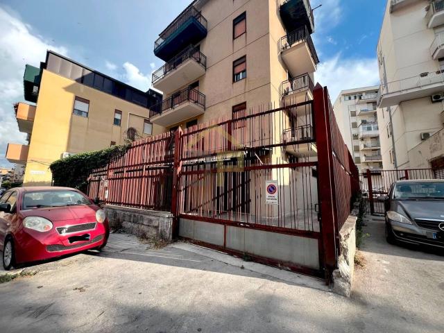 Locale in vendita di 173 m² in Corso dei Mille, 895