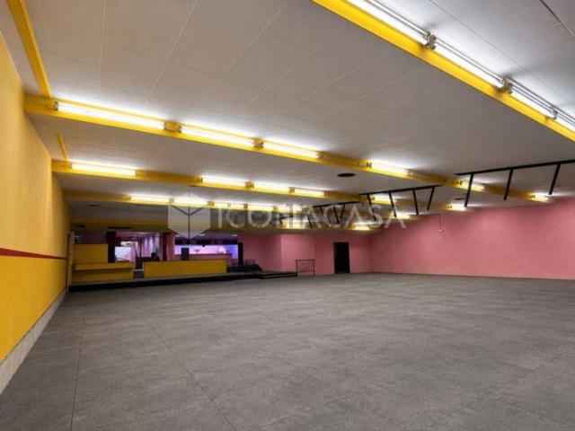 Locale in vendita di 1740 m² in Viale Romagna, 31