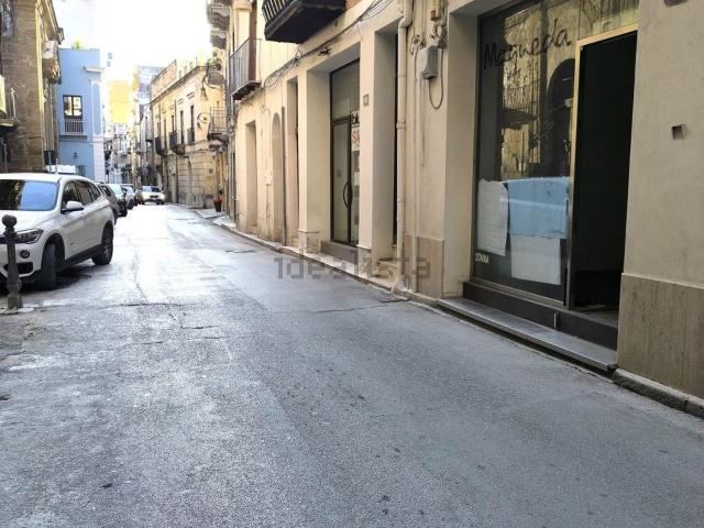 Locale in vendita di 174 m² in Via Giuseppe Licata, 70