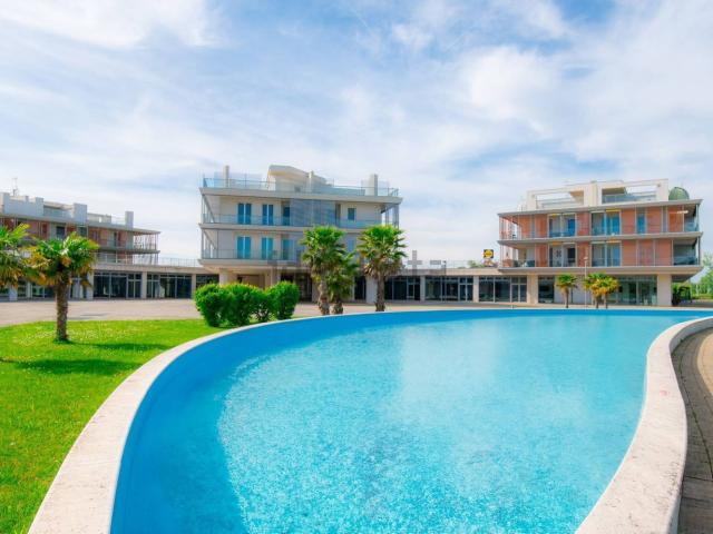 Locale in vendita di 175 m² in Via Domenico Modugno, 13