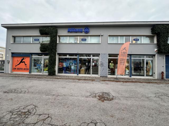 Locale in vendita di 175 m² in Via Linghindal
