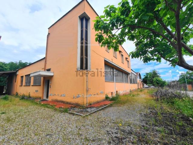 Locale in vendita di 1760 m²