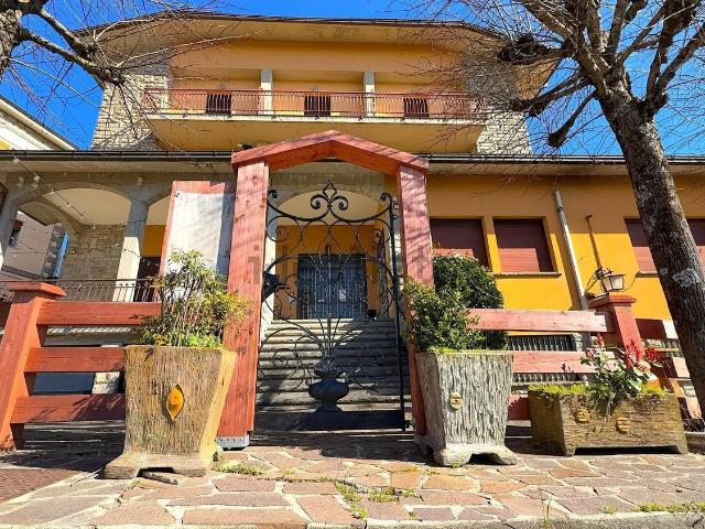 Locale in vendita di 1778 m² in Via del Soldato