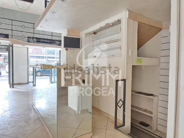 Locale in vendita di 177 m² in Via Prenestina, 303