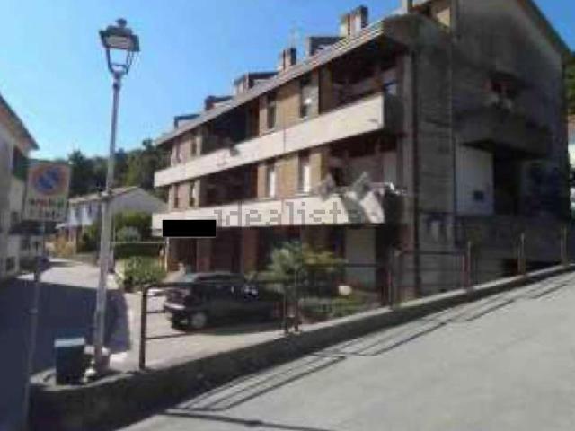 Locale in vendita di 177 m² in Via Rujo