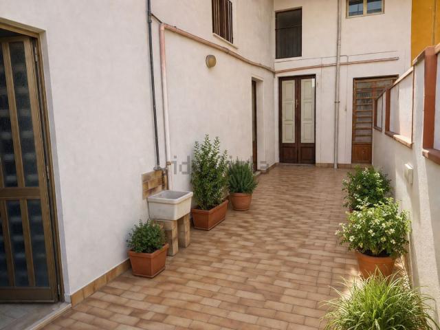 Locale in vendita di 178 m² in Via Cavour