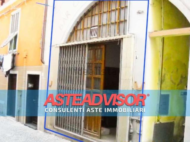 Locale in vendita di 178 m² in Via Eroi Camporossesi, 14