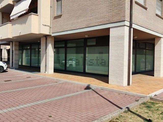 Locale in vendita di 179 m²