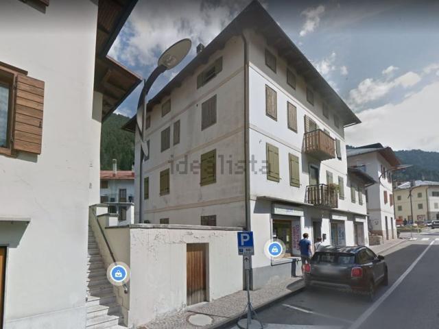 Locale in vendita di 179 m² in Via Corte