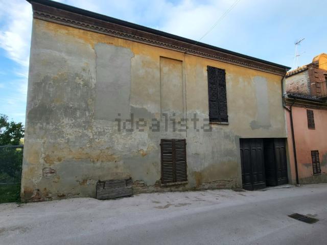 Locale in vendita di 179 m² in Via Generale Stefano Degiani